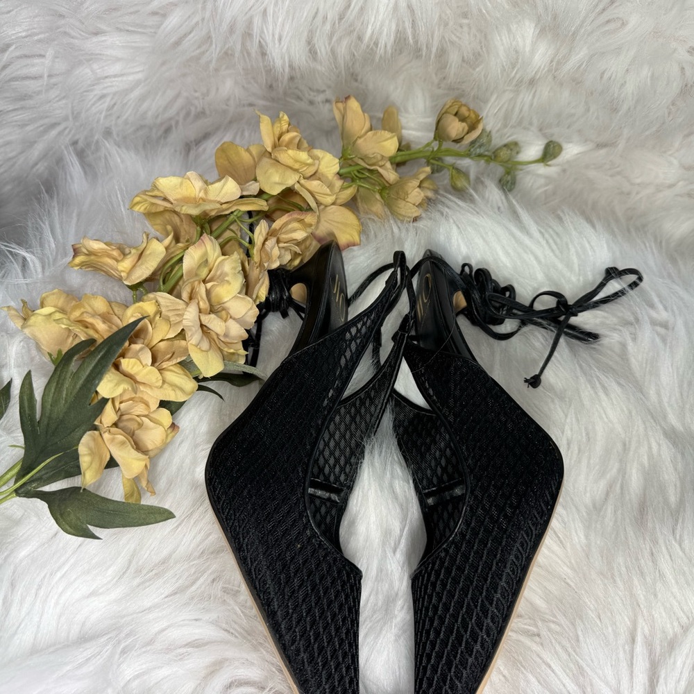 Jennifer Lopez Black Mesh Heels - Picture 2 of 4